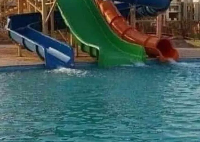 في العين السخنة في قرية بلو باي أسيا عروس السخنة